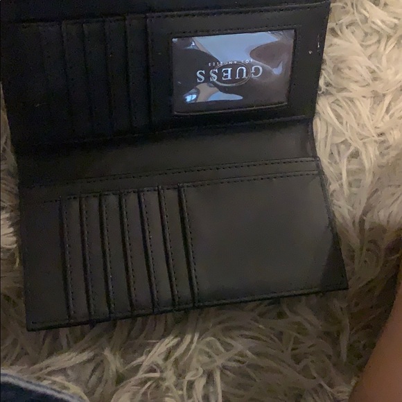 Guess Wallet - Picture 2 of 3